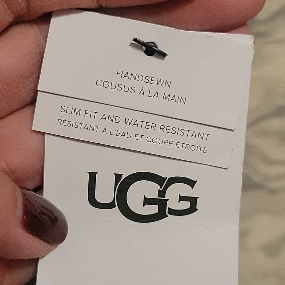 Ugg‎ Sherling Suede Tech Glove. NWT. Cold weather Outdoors Skiing Winter